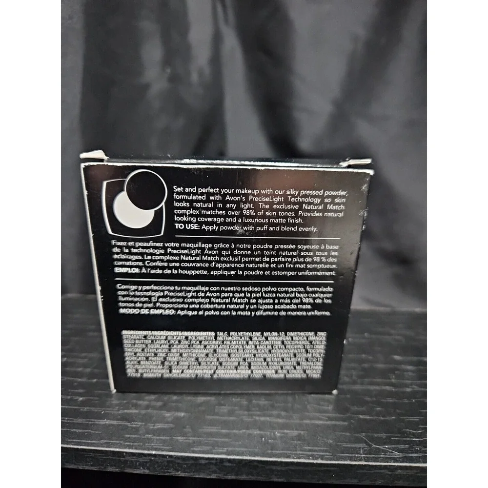 AVON Ideal shade Pressed face POWDER - Light P05‎